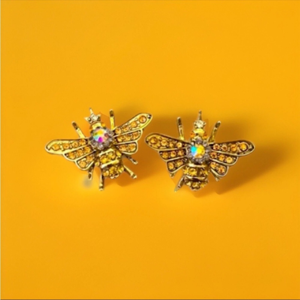 🍯 BETSEY JOHNSON EARRINGS